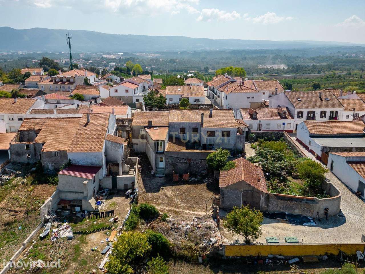 Moradia Histórica para Restauro no Centro de Aljubarrota - Grande imagem: 3/8