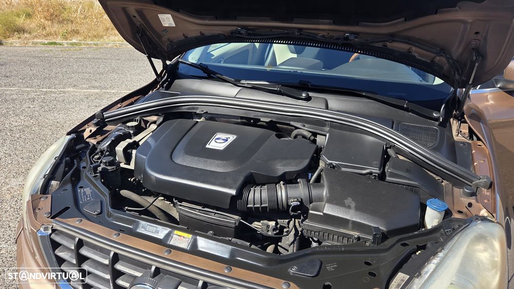 Volvo XC 60 2.0 D3 Drive — fotografia 18