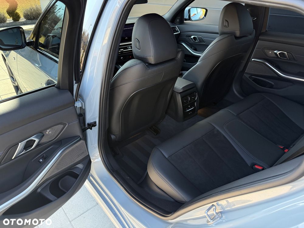 BMW Seria 3 320d xDrive M Sport Shadow - 36