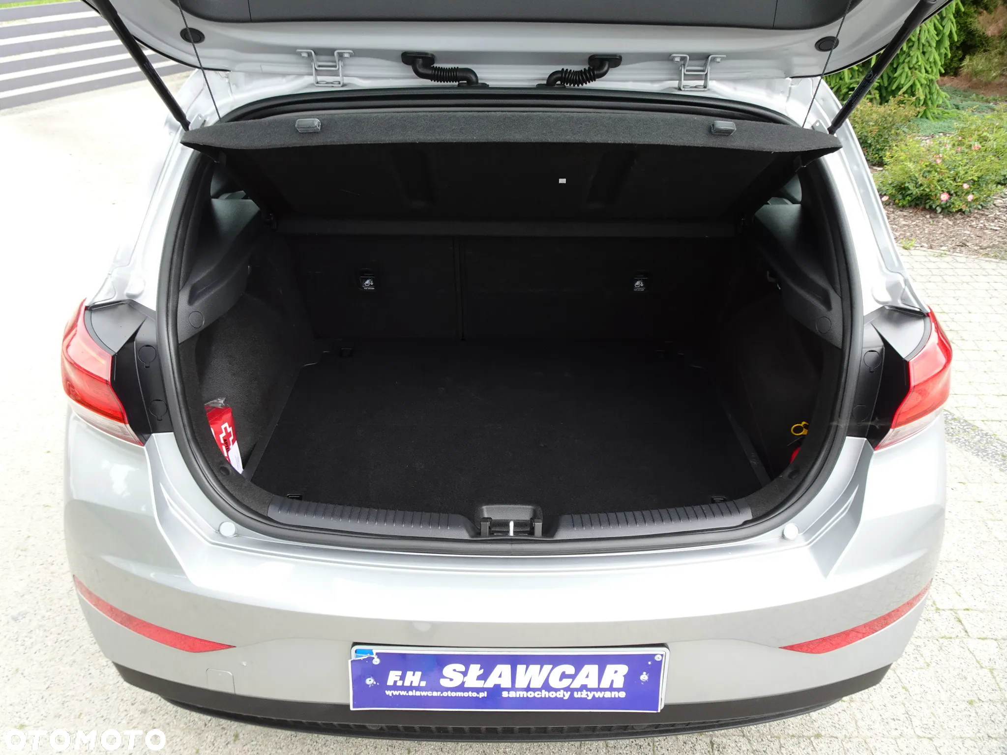 Hyundai i30 1.5 DPI Classic + - 12