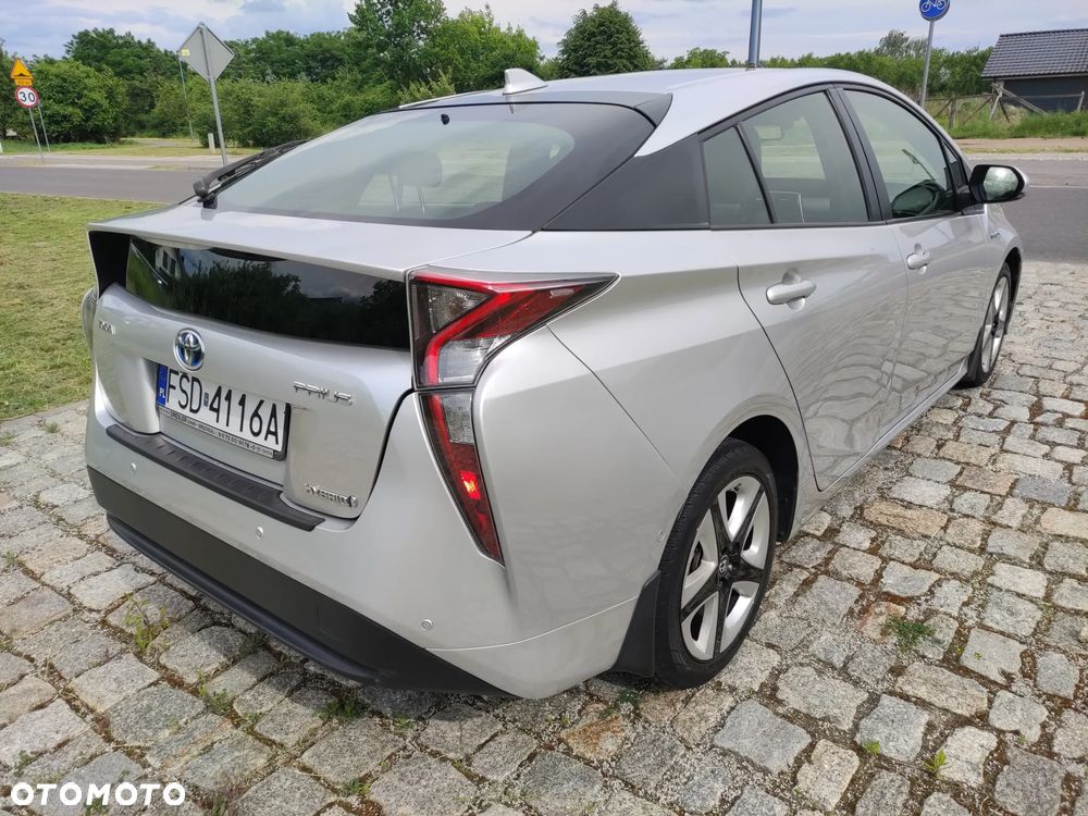 Toyota Prius Hybrid Executive - 3