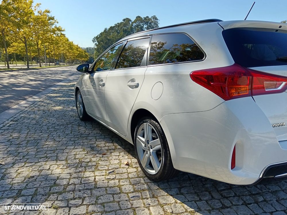 Toyota Auris 1.4 D-4D Comfort+Pack Sport - 6