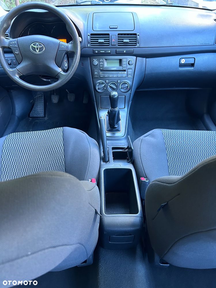 Toyota Avensis 1.6 VVT-i Luna - 12