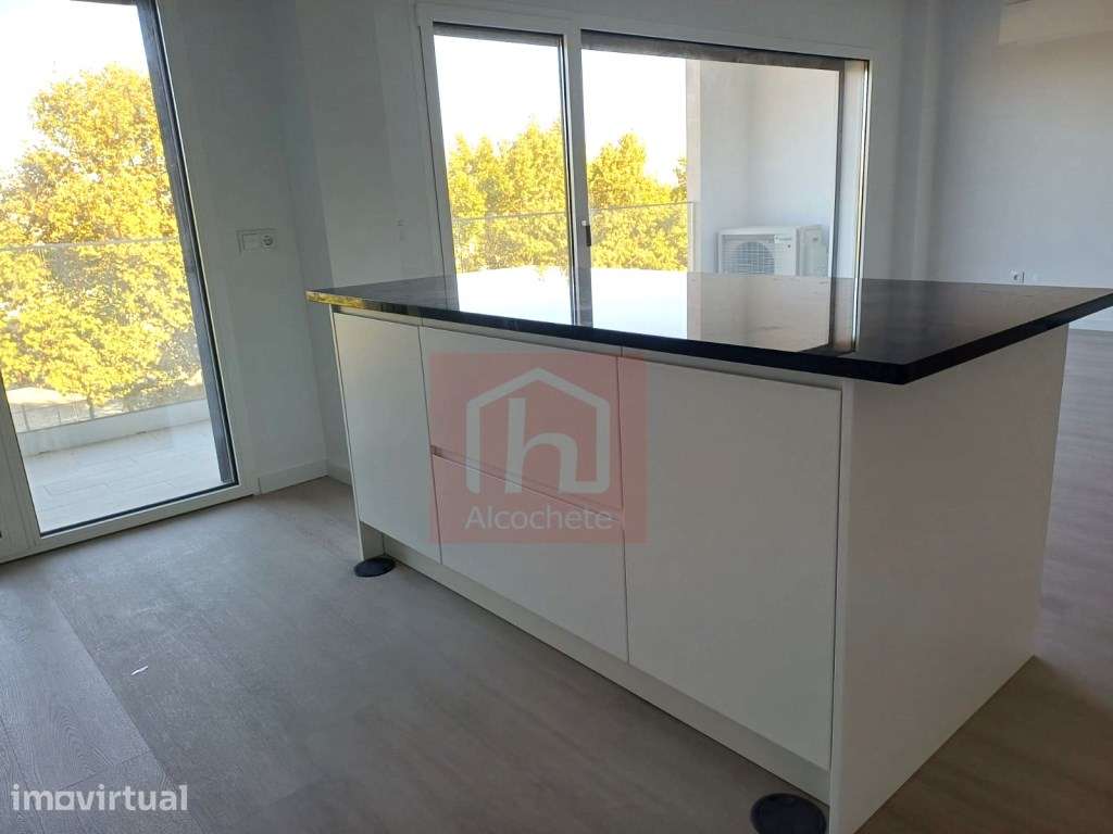 Apartamento Duplex T5 com garagem box na Urbanização dos Moinhos, M... - Grande imagem: 3/24