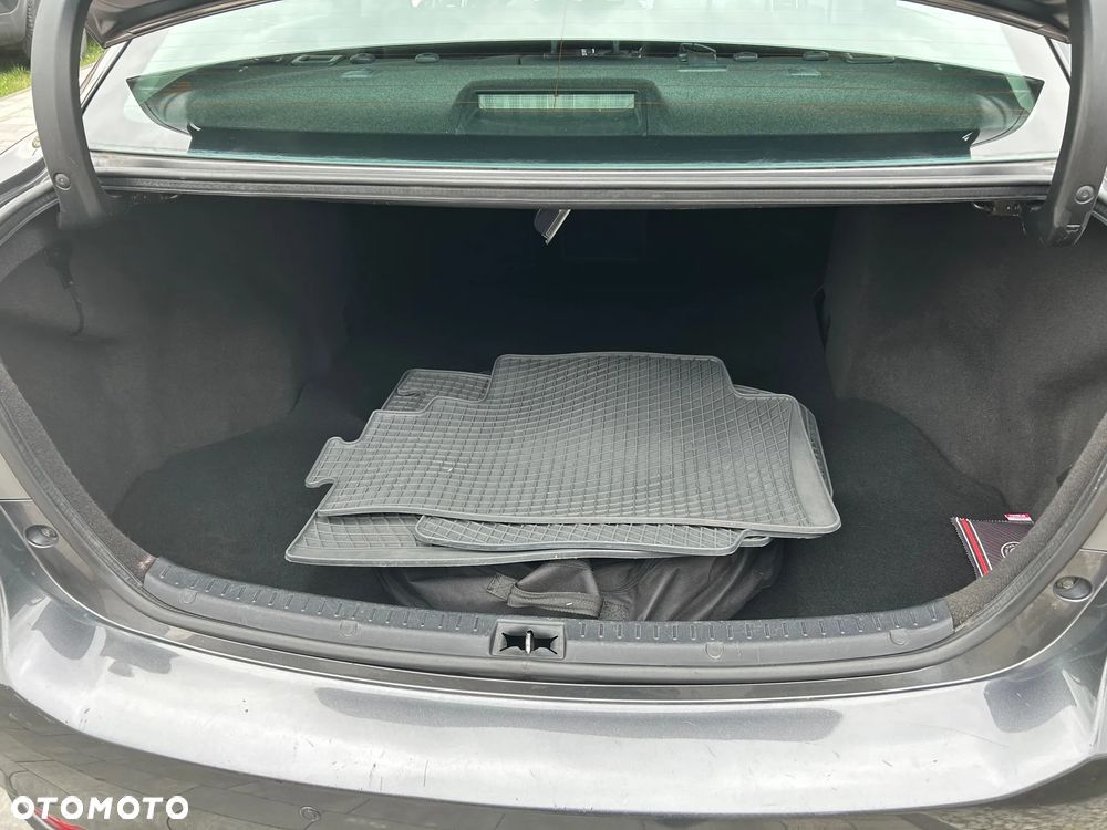 Toyota Avensis 1.8 Sol - 7