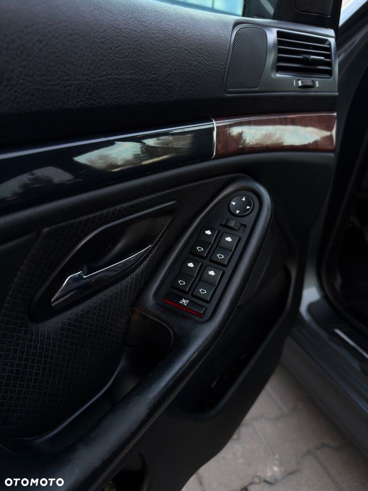 BMW Seria 5 520d - 28