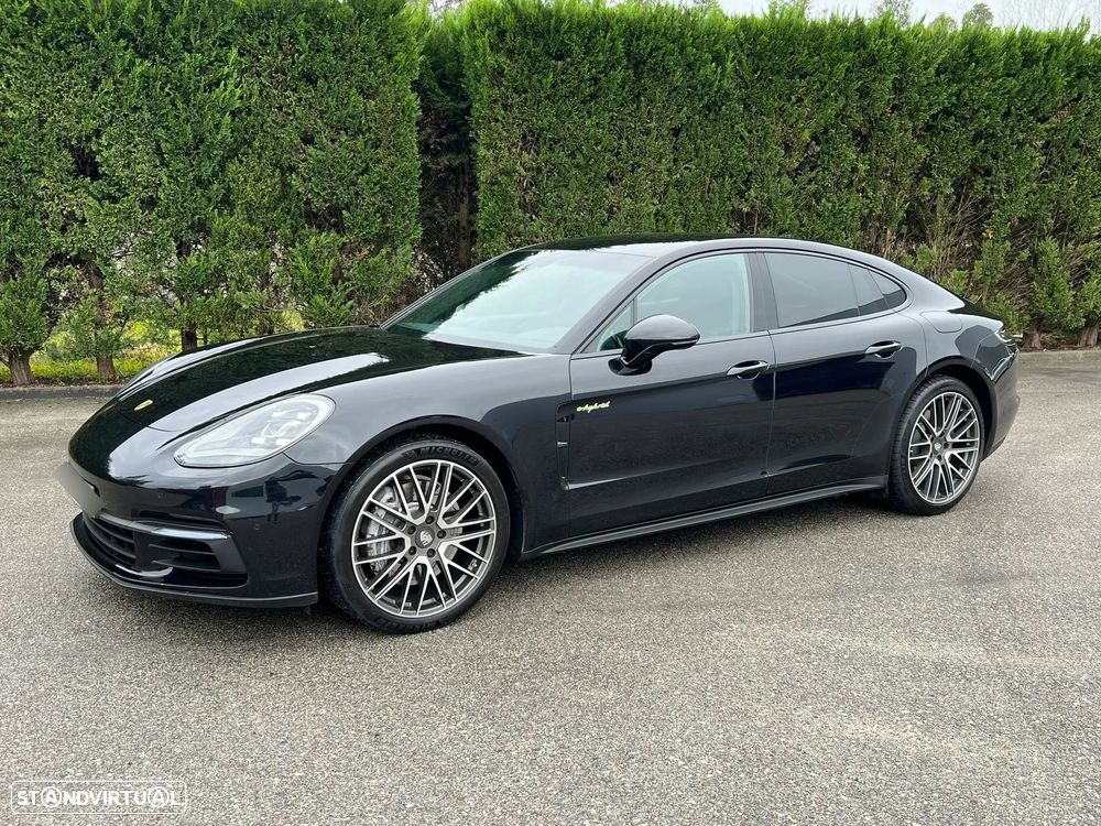 Porsche Panamera 4 E-Hybrid - 1