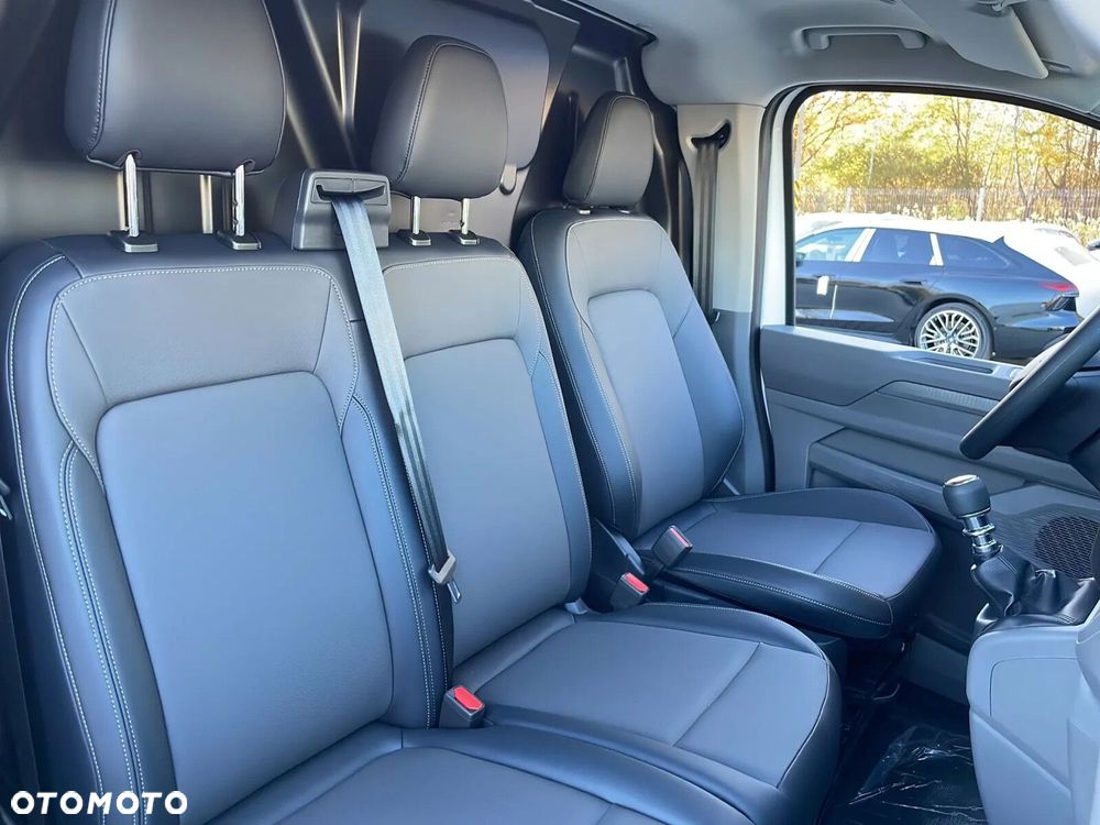 Volkswagen Transporter Furgon 2.0 TDI 150 KM manual r. o. 3500 - 11