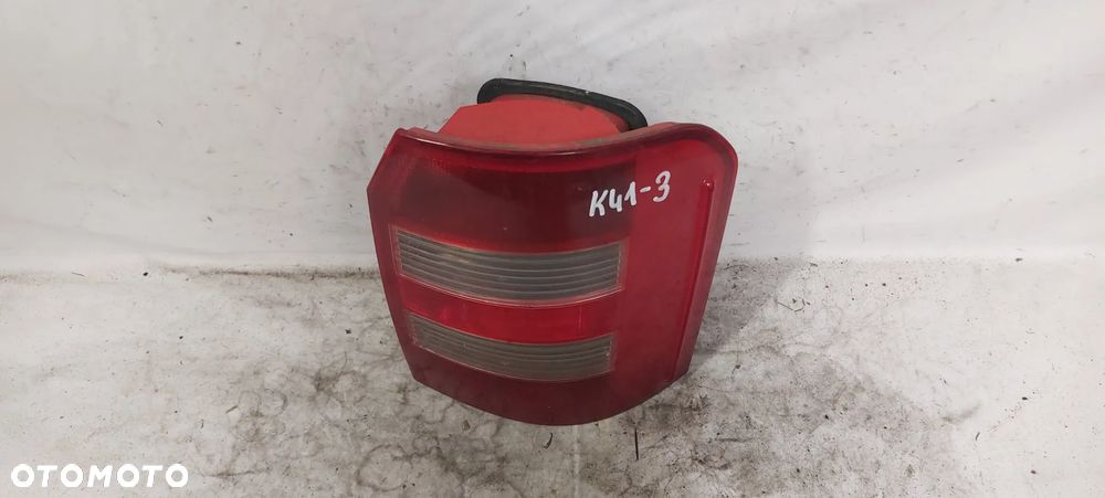 .  TYL TYLNA LAMPA PRAWA AUDI A2 - 2