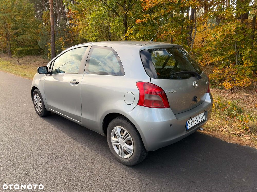 Toyota Yaris 2006 photo 3