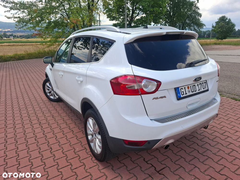 Ford Kuga 2.0 TDCi 2x4 Titanium - 14