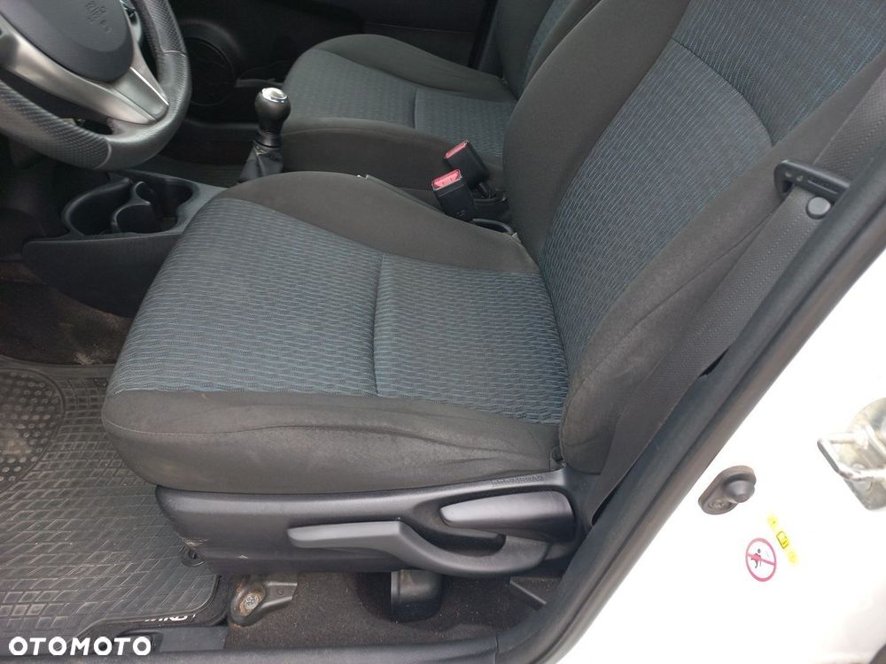 Toyota Yaris 1.0 Active EU6 - 9