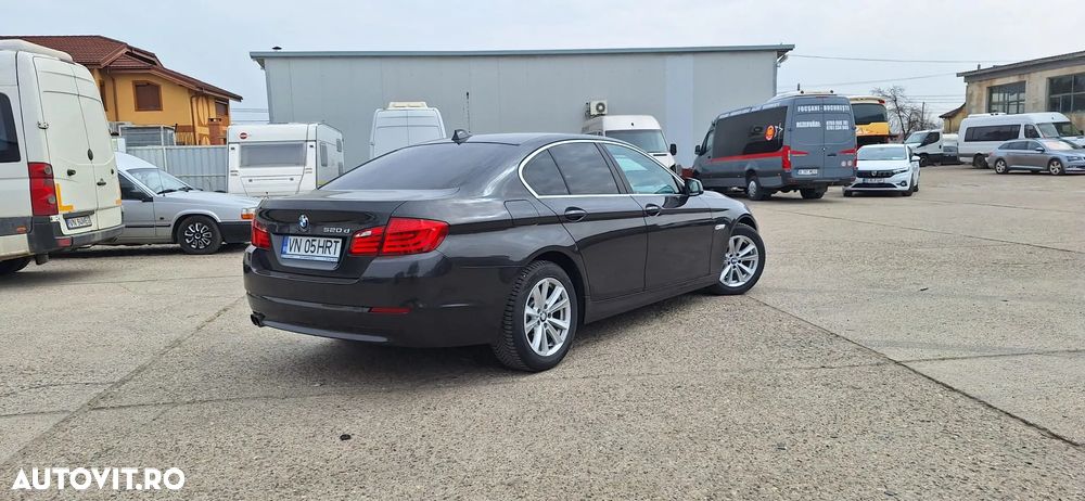 BMW Seria 5 520d Sport-Aut. - 4