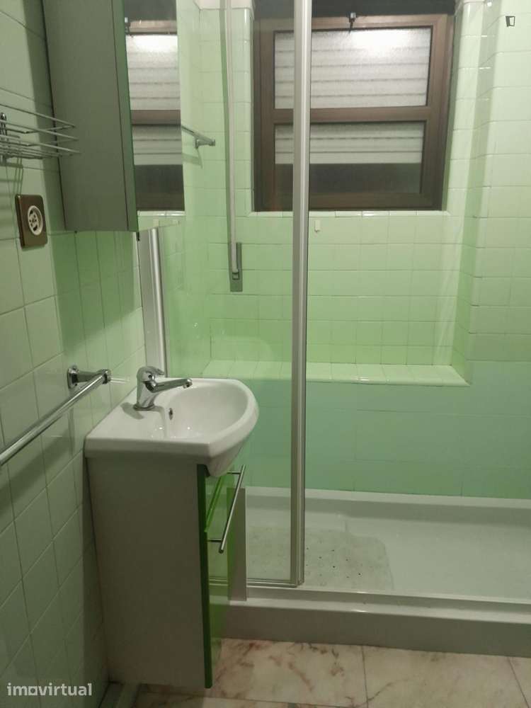 Quarto - localizado em Bairro do Sol Coimbra - Grande imagem: 5/12