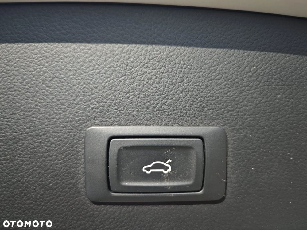 Audi A6 Avant 2.0 TDI Ultra S tronic - 17