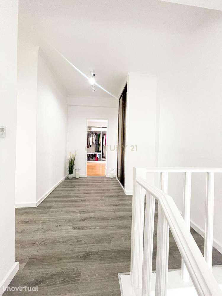 Duplex Moderno em Amora, Seixal com Vista para o Rio - Grande imagem: 3/34