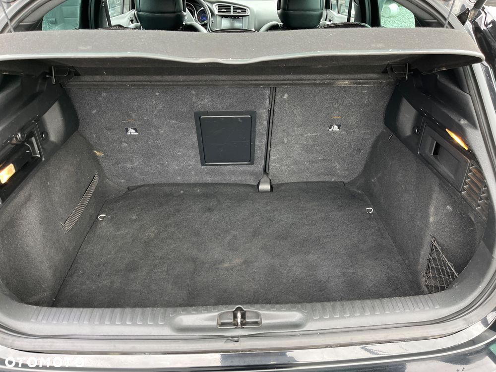 Citroën DS4 e-HDi 110 SoChic - 25