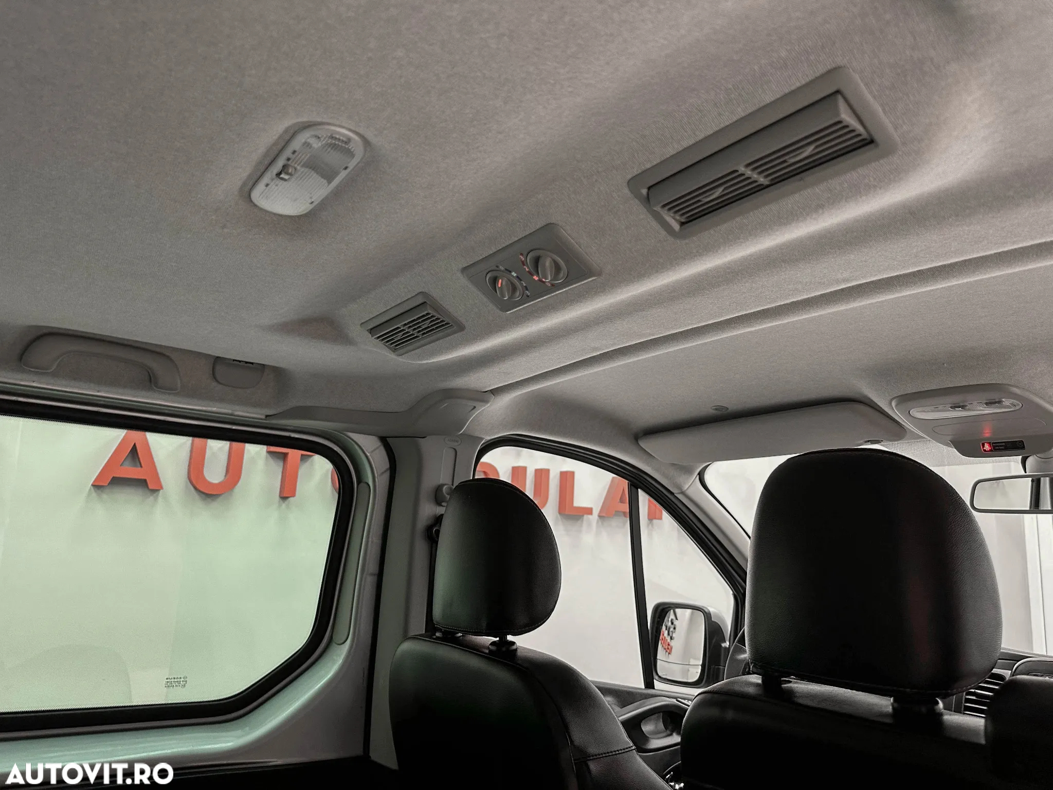 Opel Vivaro - 16