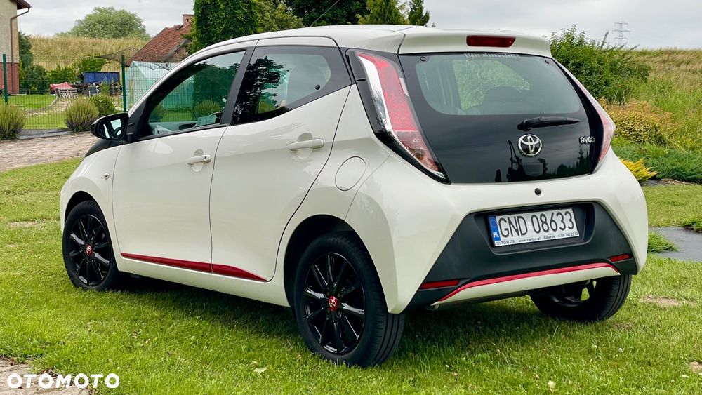 Toyota Aygo x-play - 4