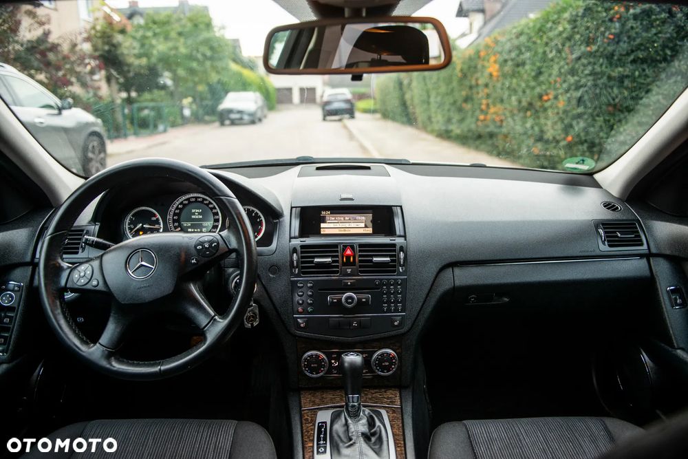 Mercedes-Benz Klasa C 180 Kompressor Automatik Elegance - 31