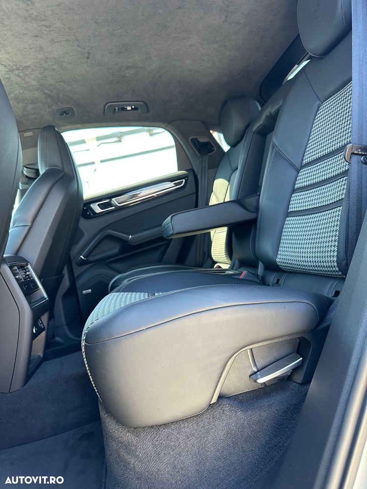 Porsche Cayenne Coupe S - 31