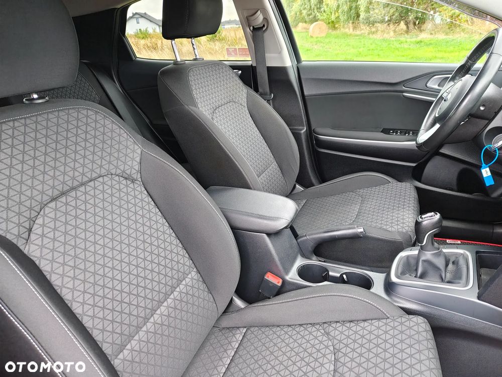 Kia XCeed 1.4 T-GDI M - 15