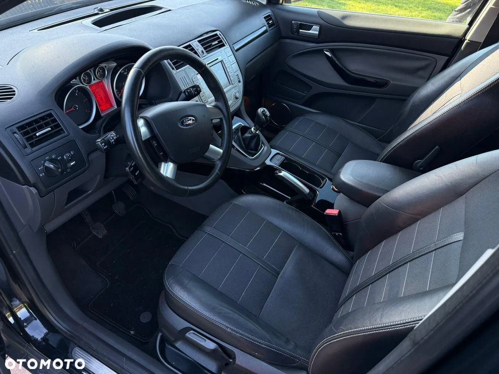 Ford Kuga 2.0 TDCi 2x4 Titanium - 11