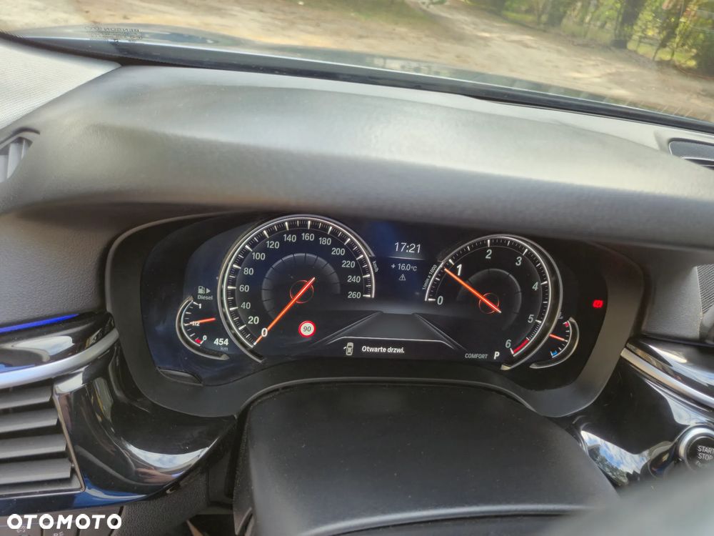 BMW Seria 5 520d Sport Line - 9