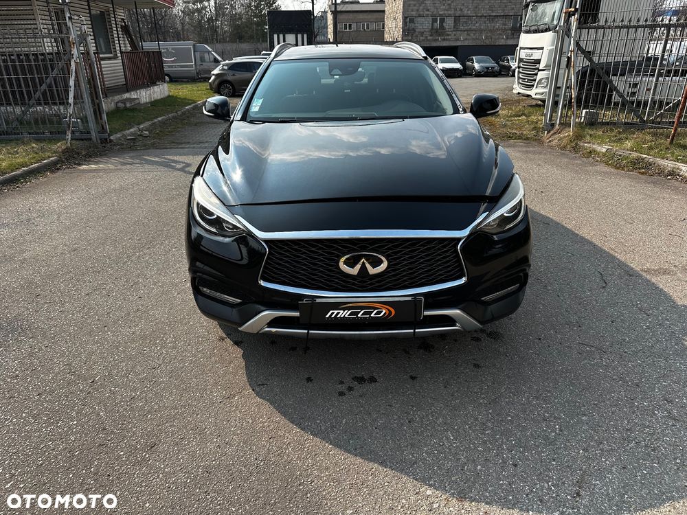 Infiniti QX30 - 9
