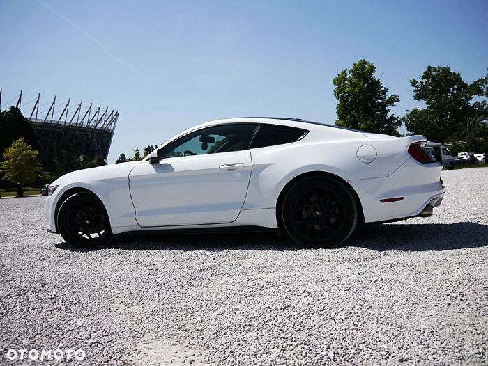 Ford Mustang 3.7 V6 Premium - 5