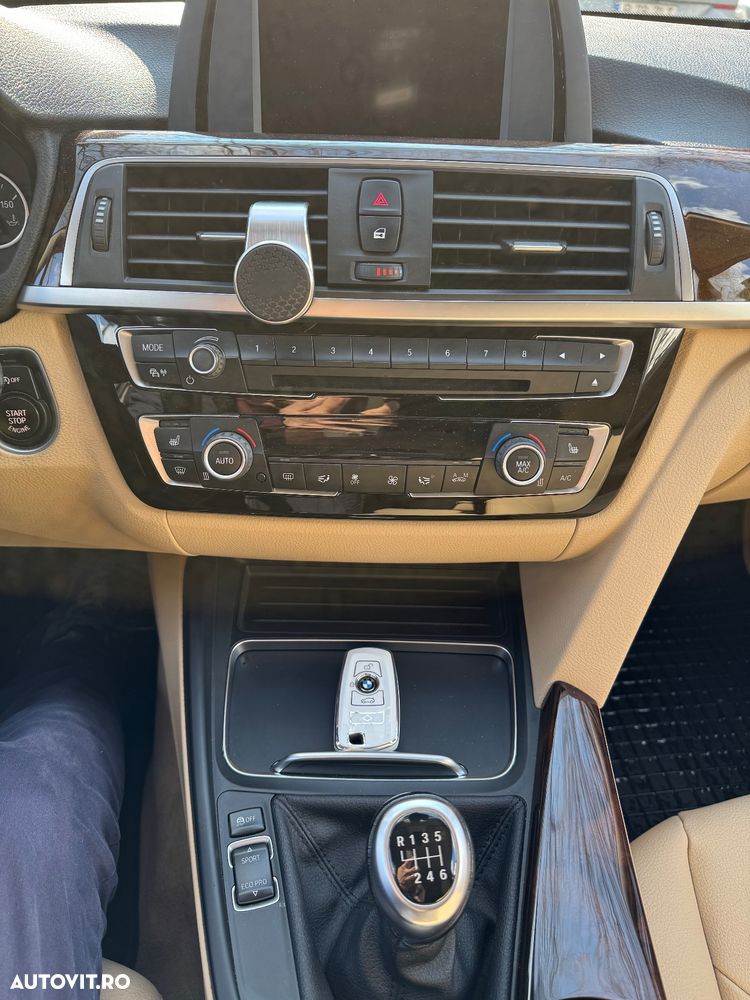 BMW Seria 3 318d xDrive Luxury Line - 12