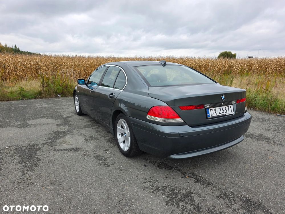 BMW Seria 7 735i - 4