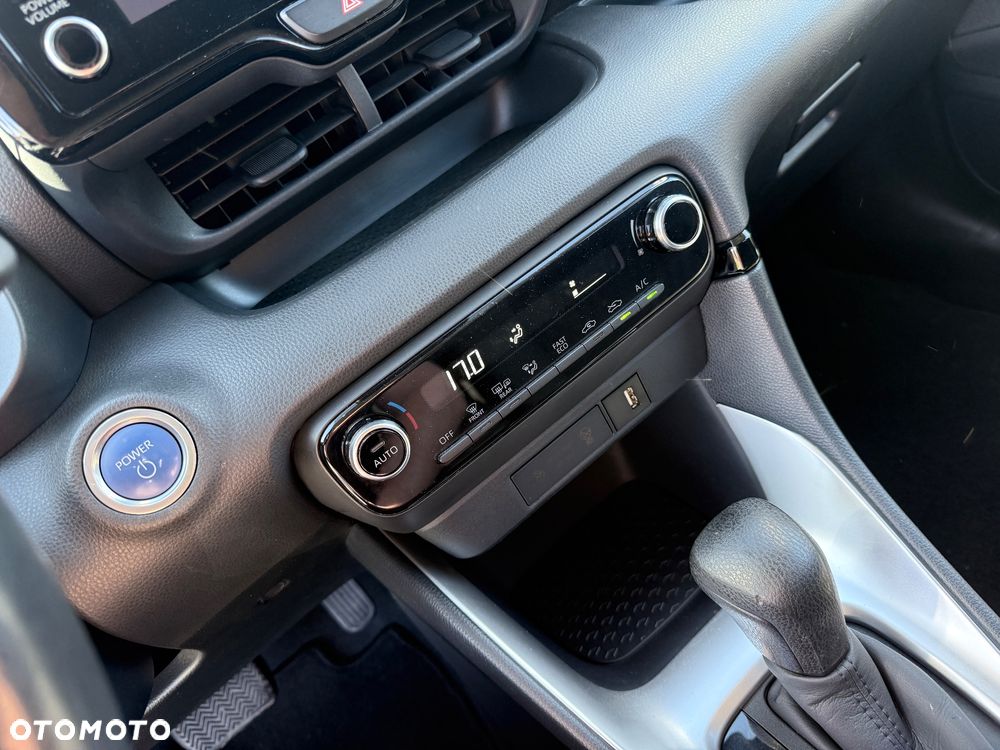 Toyota Yaris Hybrid 1.5 Executive - 24