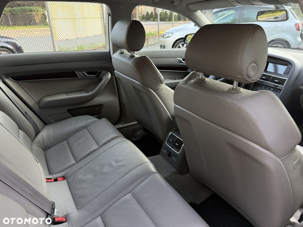 Audi A6 Avant 2.4 quattro - 23