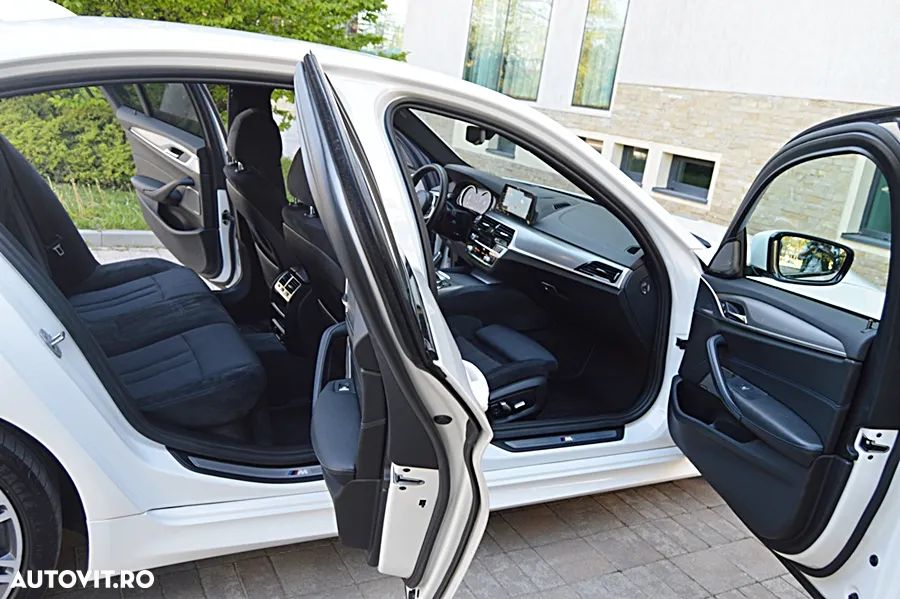 BMW Seria 5 520d xDrive Aut. M Sport Edition - 30
