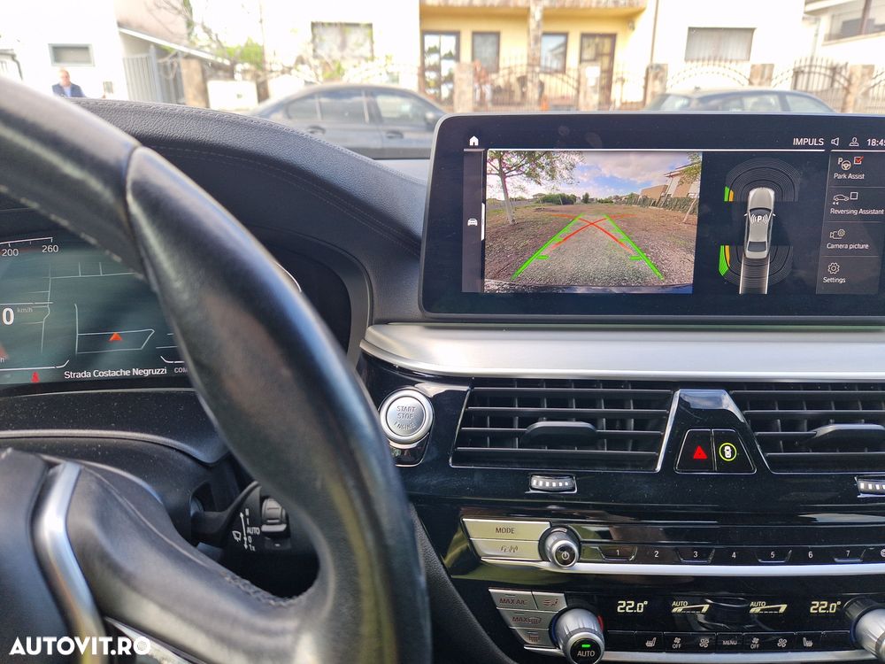 BMW Seria 5 520i AT MHEV - 13