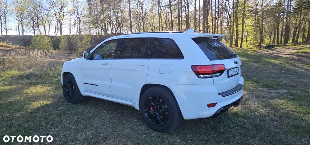 Jeep Grand Cherokee SRT8 - 5