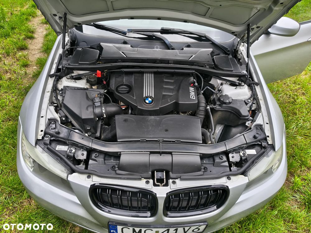 BMW Seria 3 318d - 5