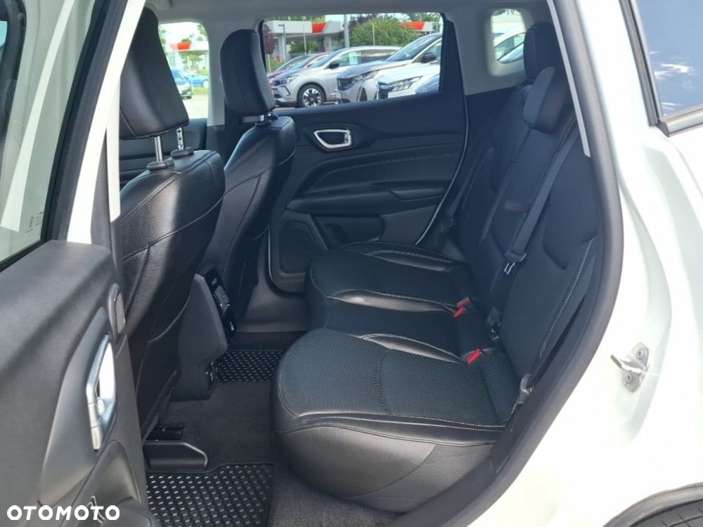 Jeep Compass - 12