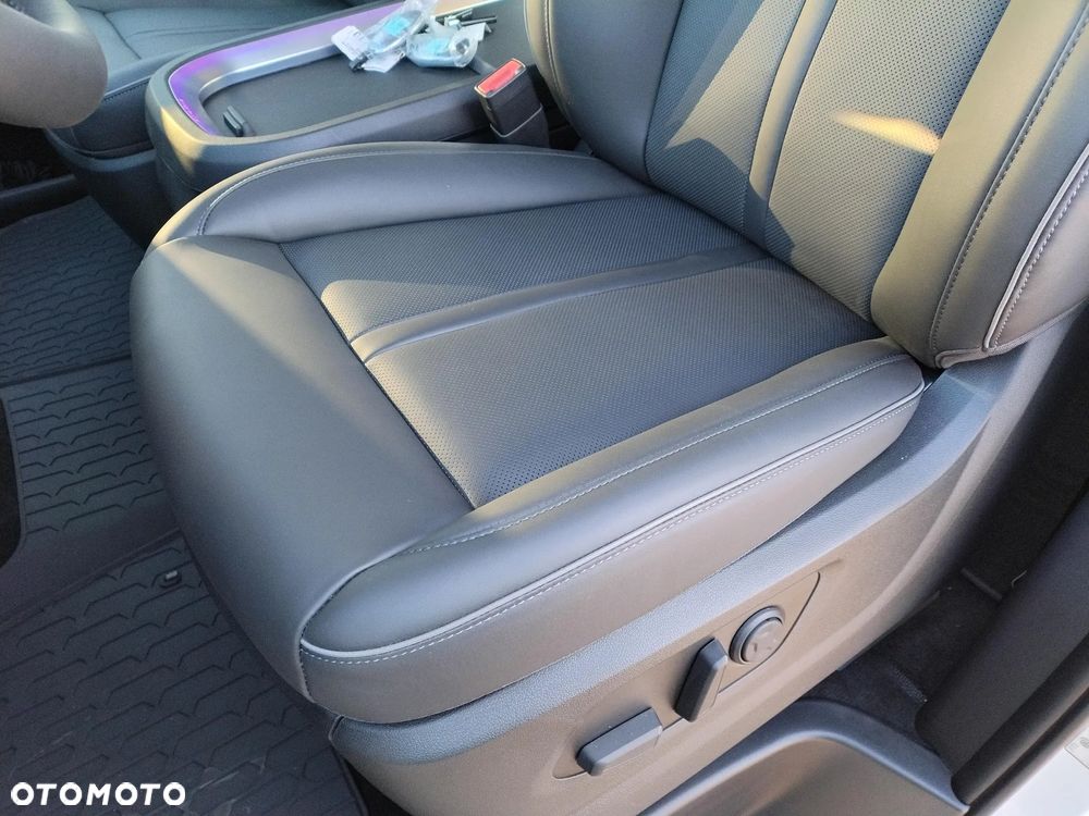 Hyundai Staria 1.6 T-GDI HEV Luxury - 22