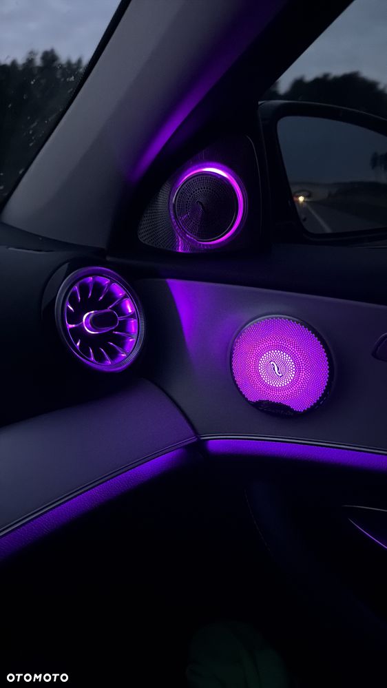 Mercedes-Benz Klasa E 300 9G-TRONIC Night Edition - 28