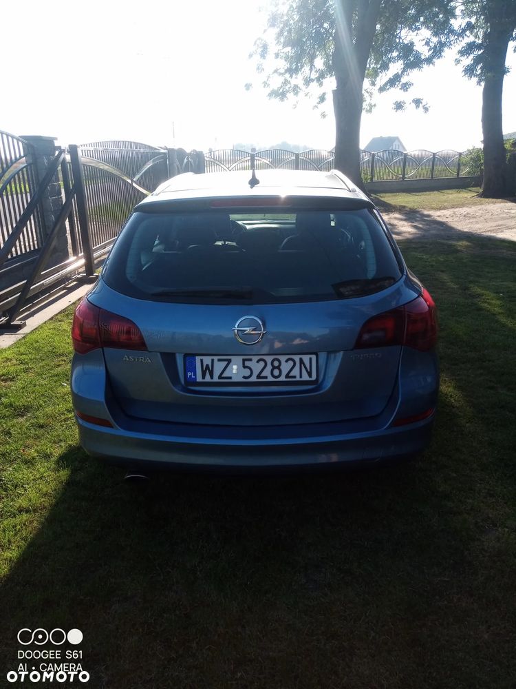 Opel Astra 1.4 T Cosmo - 4