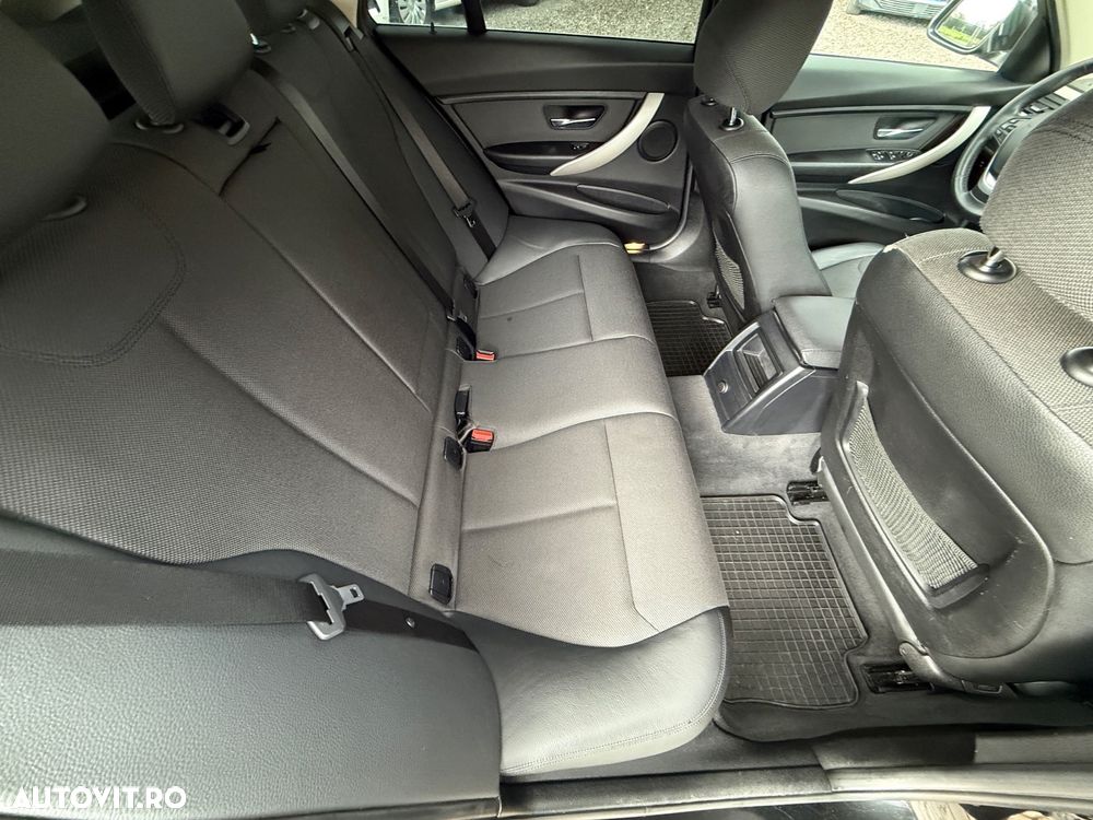 BMW Seria 3 318d Touring Aut. Luxury Line - 25