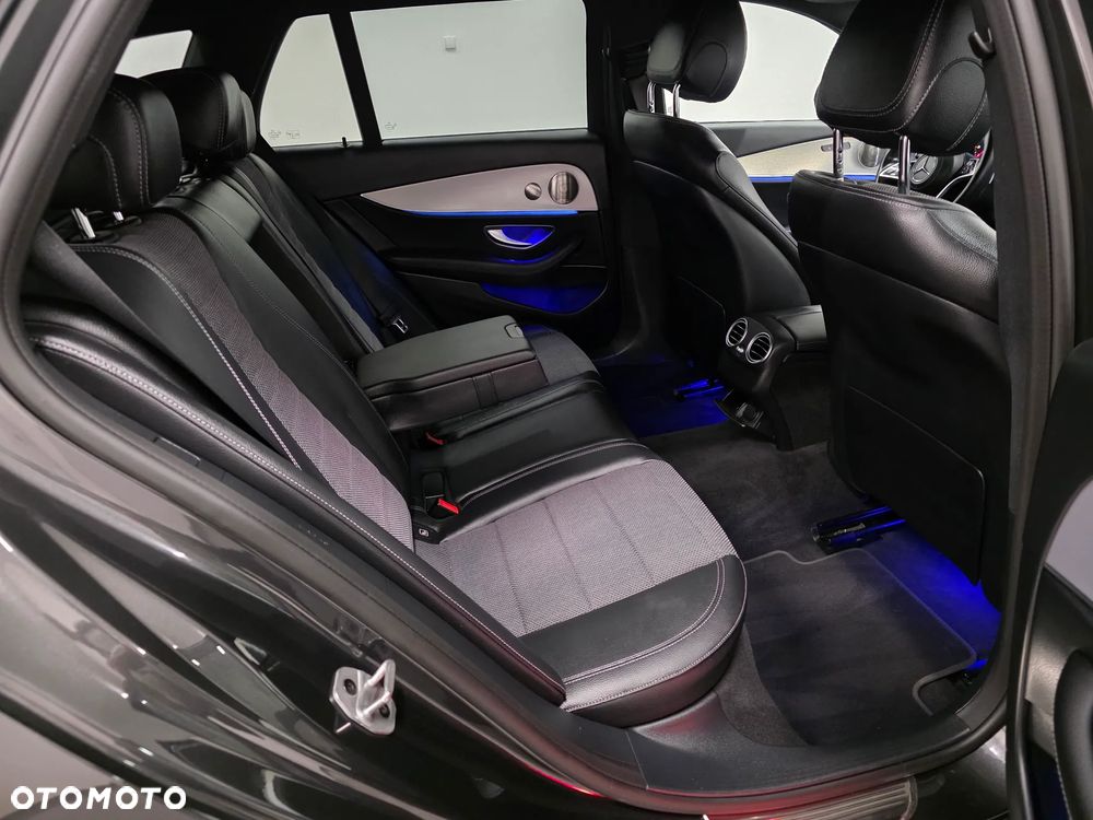 Mercedes-Benz Klasa E 300 de 4-Matic Exclusive - 20