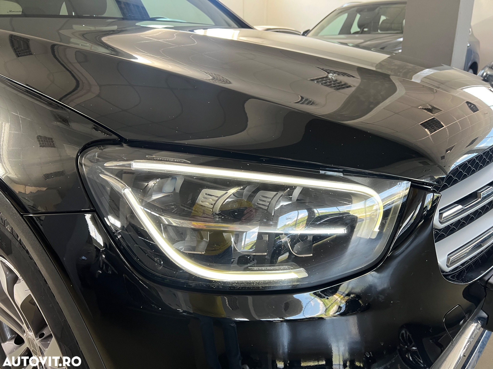 Mercedes-Benz GLC 220 d 4Matic 9G-TRONIC - 4