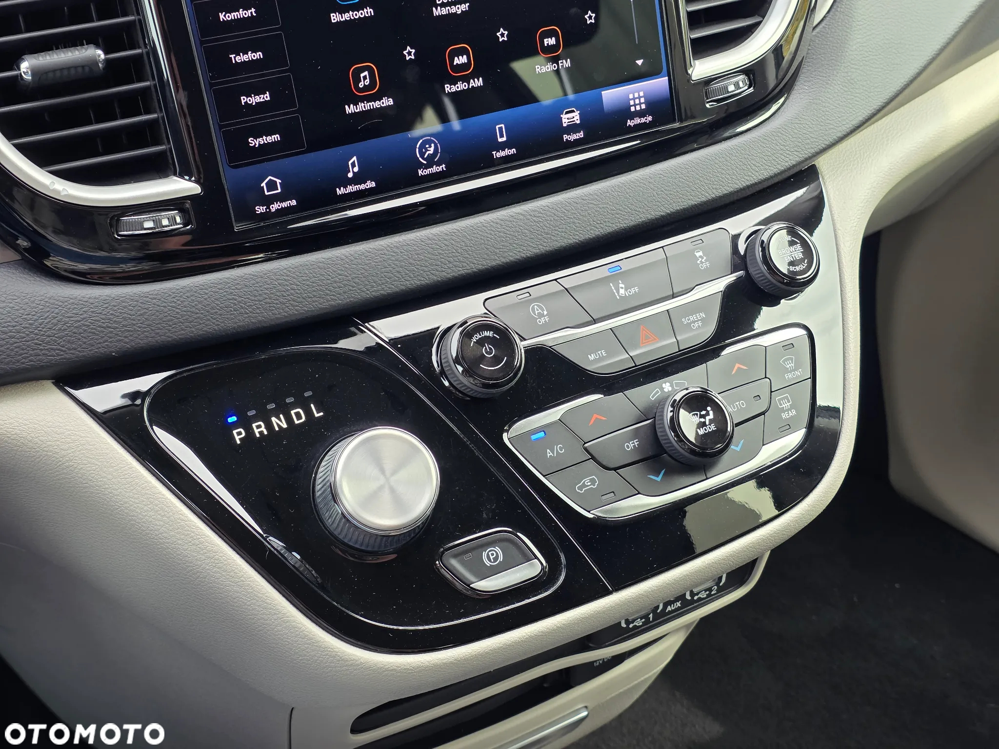 Chrysler Pacifica - 19