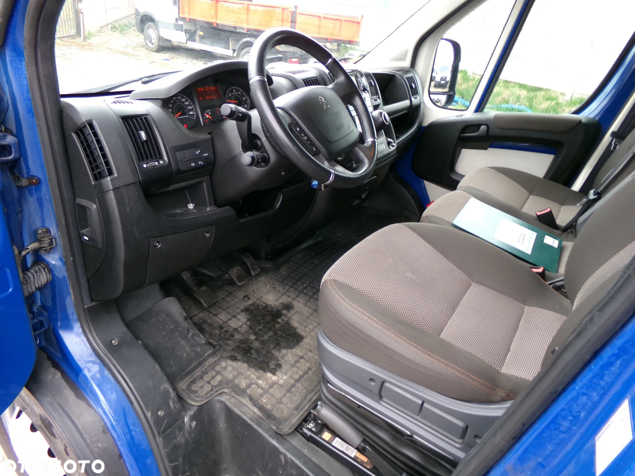 Peugeot boxer kontener z windą super stan - 4
