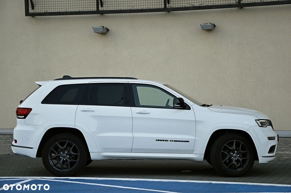 Jeep Grand Cherokee - 16