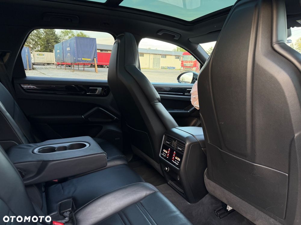 Porsche Cayenne E-Hybrid Tiptronic S Platinum Edition - 31