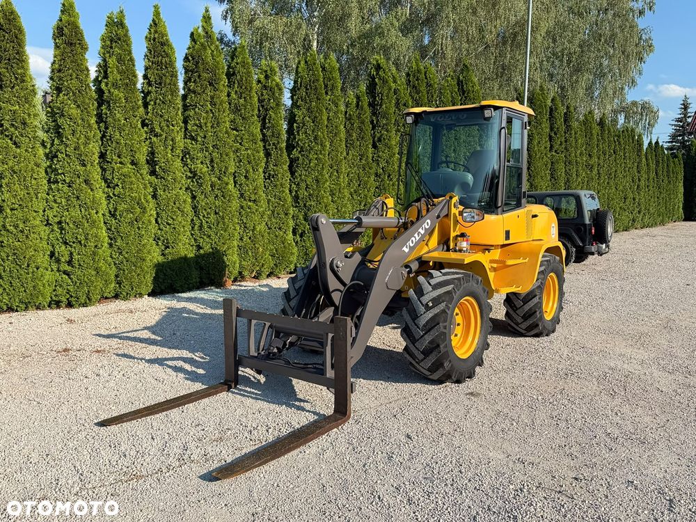 Volvo L30G / ORYGINAŁ / PIĘKNIE UTRZYMANA  / SILNA I SZYBKA / ZADBANA / SPROWADZONA Z NIEMIEC / 407 409 406 60 70 M 506 509 L30 L35 B G - 11